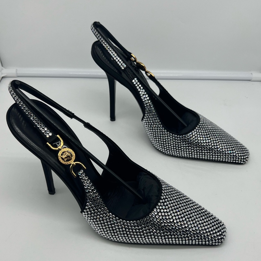 NIB VERSACE Medusa Crystal Embellished '95 Black Satin Slingback Pumps sz 39.5 - Picture 7 of 17